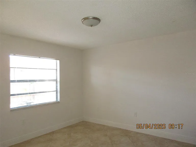 2112 Bahamas Ct — Photo 9