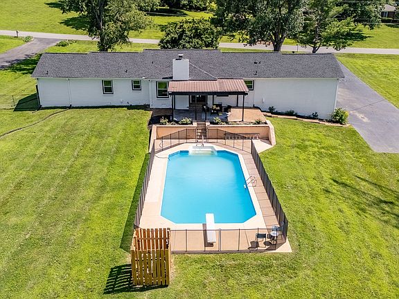 2nd image of 2208 Bowman Rd