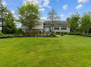 11 Hickory Road, Woodsburgh, NY 11598