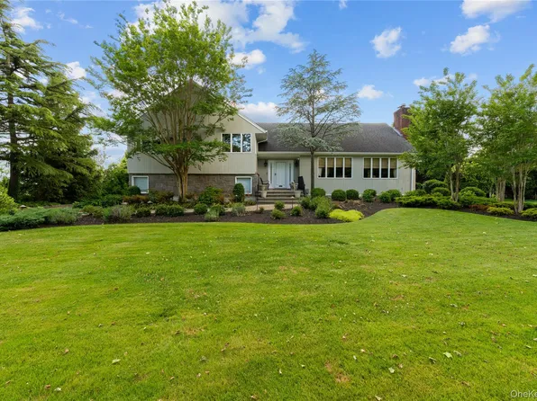 11 Hickory Road, Woodsburgh, NY 11598