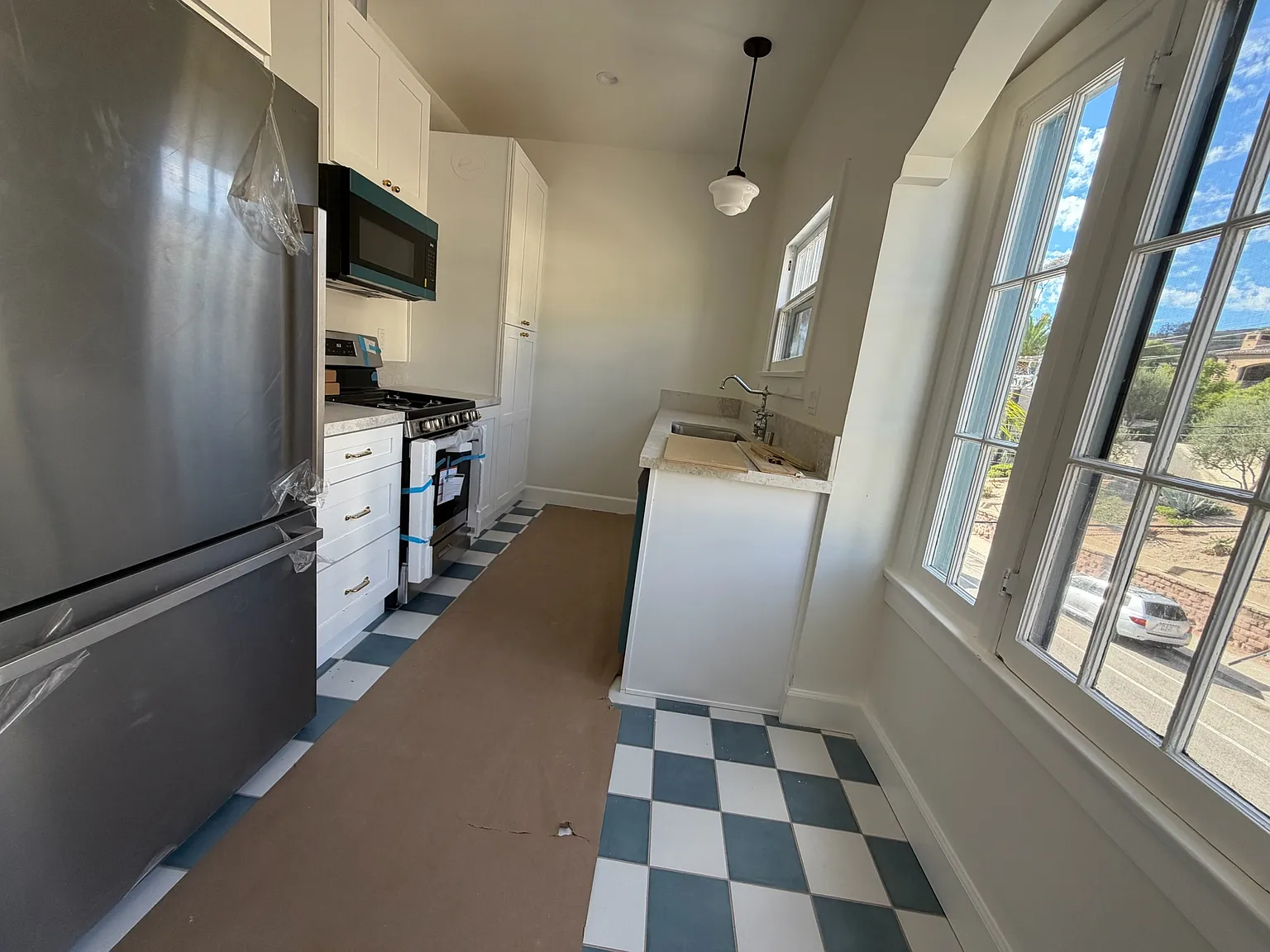 1 bed, $2,995 — Photo 3