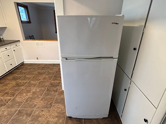 5th image of 619 Fleet Ave #619
