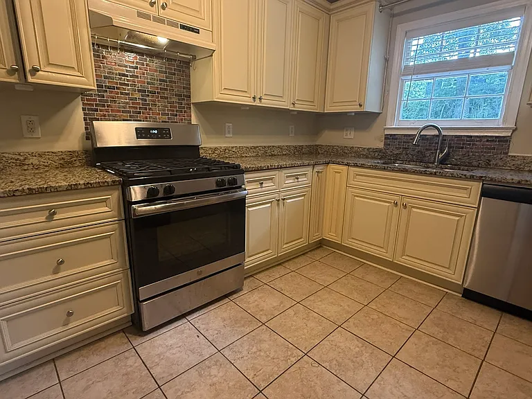1312 George W Brumley Way SE — Photo 10