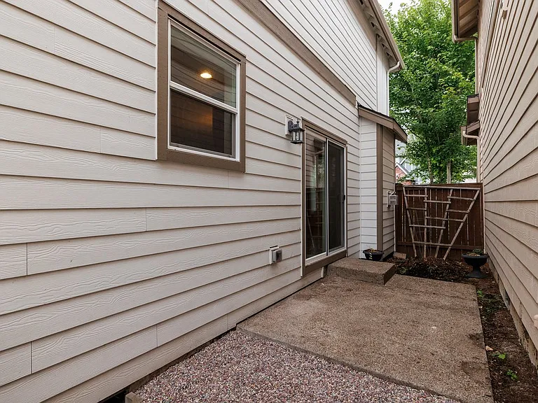 291 SW 204th Ter — Photo 18