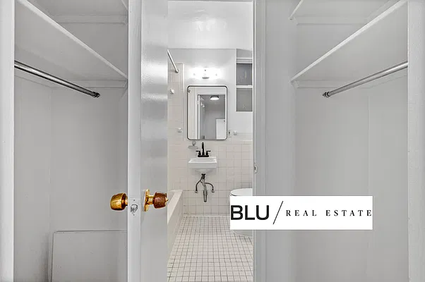 Bathroom, photo 1