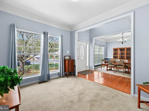 44 Hamstead Rd, Fredericksburg, VA 22405