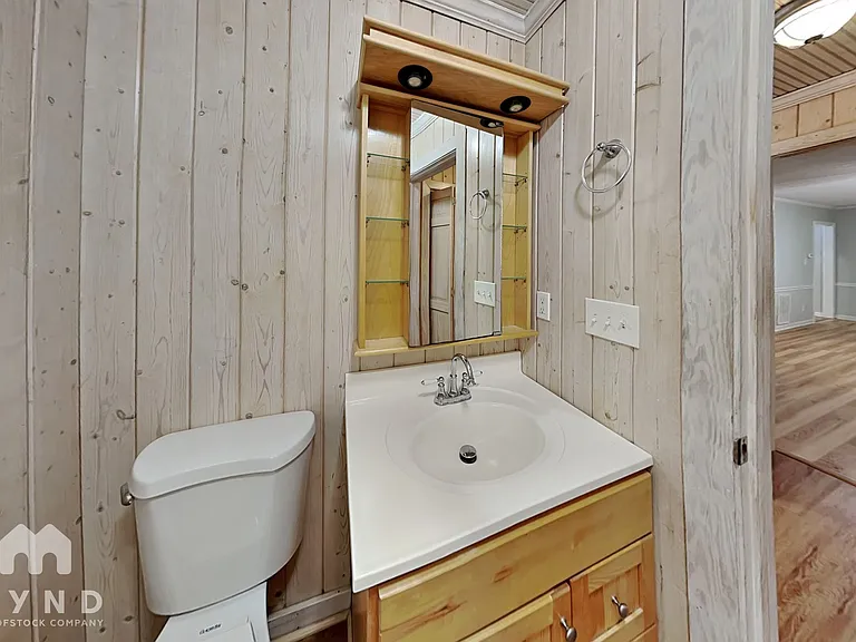220 Glaive Dr — Photo 10