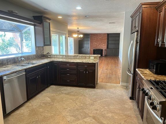 5th image of 1787 Prince Albert Dr #A