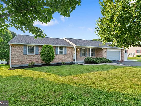 3rd image of 2586 Cherry Ct