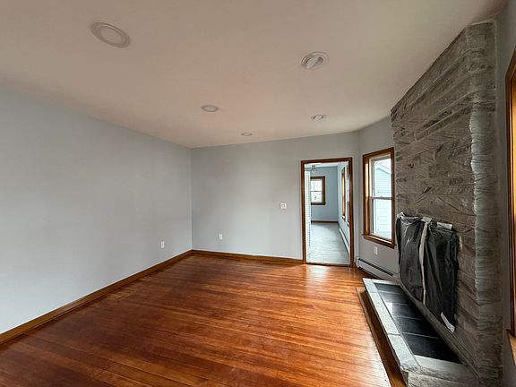 2nd image of 117 Merrymount Rd