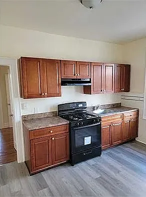 43 Isabella Ave #5C