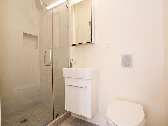 5th image of 2765 McAllister St