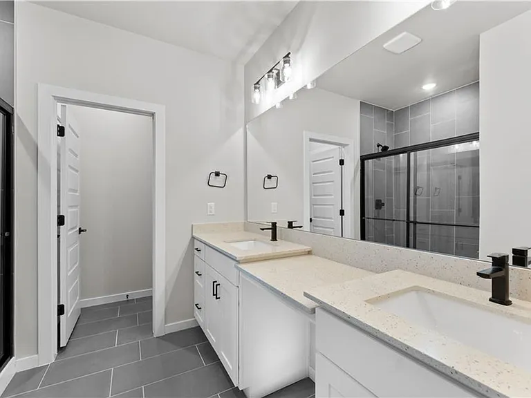 5907 SW Bear Creek Ave — Photo 8