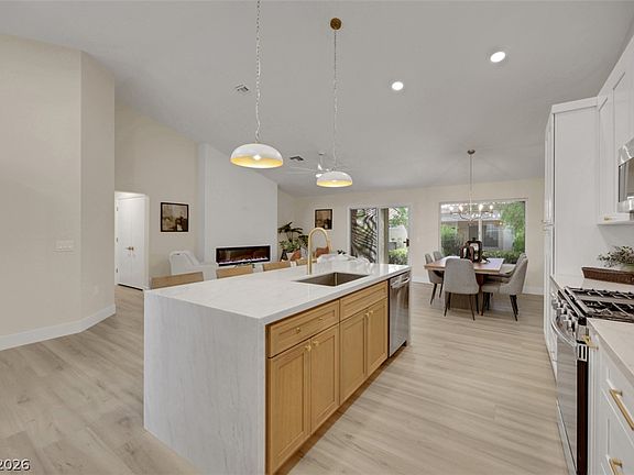 5th image of 9024 Villa Ridge Dr
