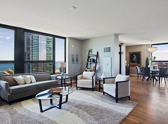 3rd image of 1160 S Michigan Ave APT 4401