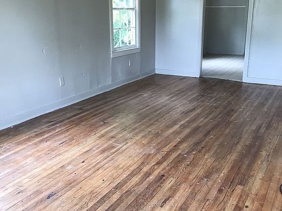 2nd image of 3811 Conway St