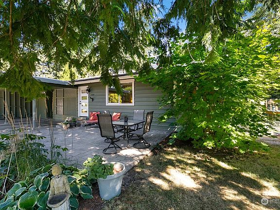 3rd image of 17814 Palatine Avenue N