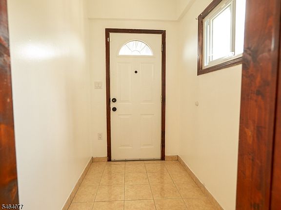 5th image of 357 Ridgewood Ave
