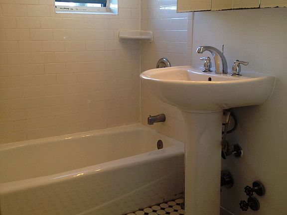 4th image of 3805 Crescent St APT 1G