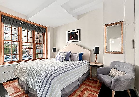 5th image of 52 E 78th St APT 6A