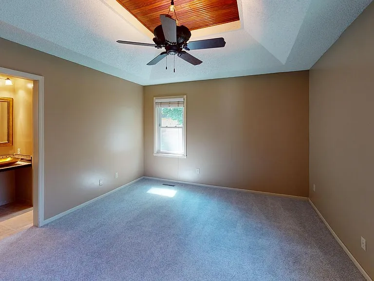 8604 N Troost Ave — Photo 11