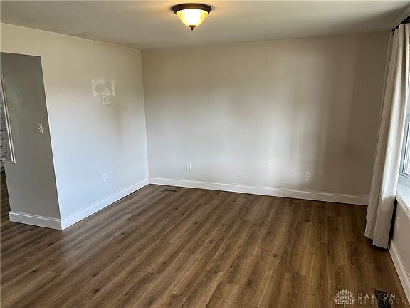 3rd image of 413 Neal Dr