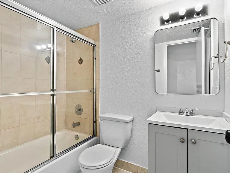 11632 NW 26th Ct — Photo 22