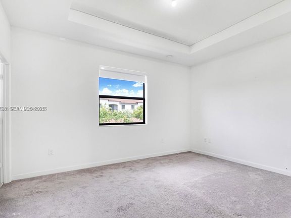 5th image of 21071 NE 8th Ave