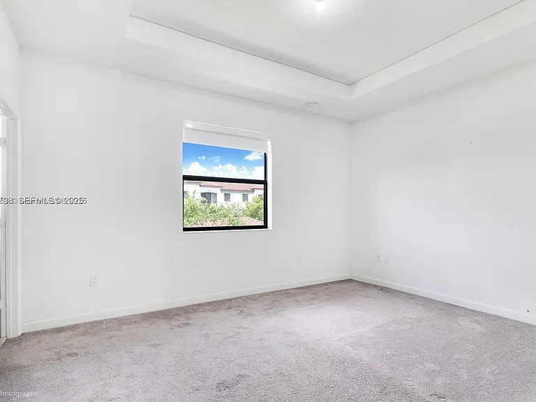 21071 NE 8th Ave — Photo 5