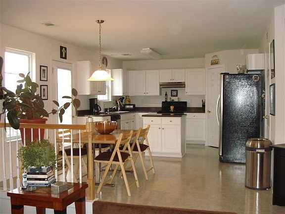 Large, Open Kitchen with Island