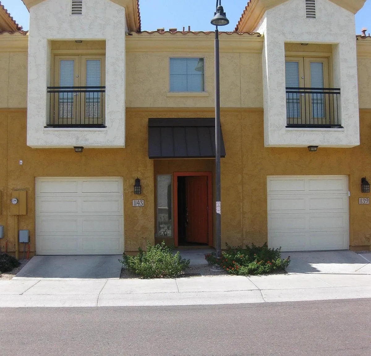 2 bed, 2.5 bath, 1536 sqft, $2,000 — Photo 2