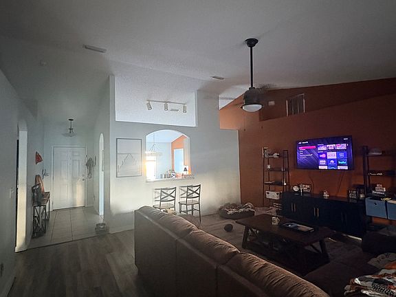 3rd image of 34 Langdon Dr