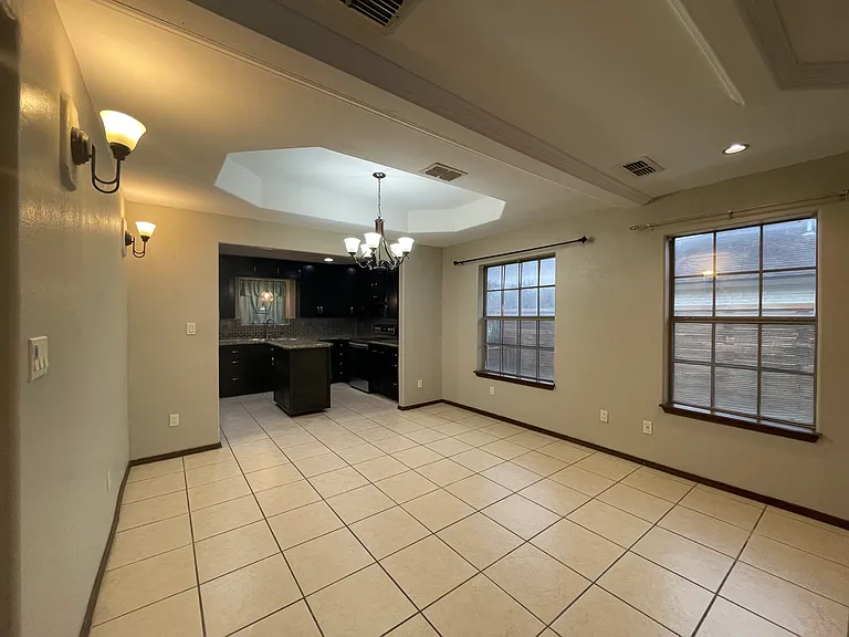 Dining Room & Kitchen