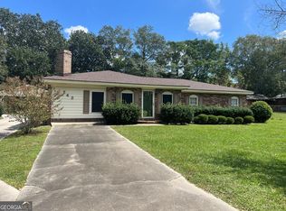 240 Louella St, Lyons, GA 30436