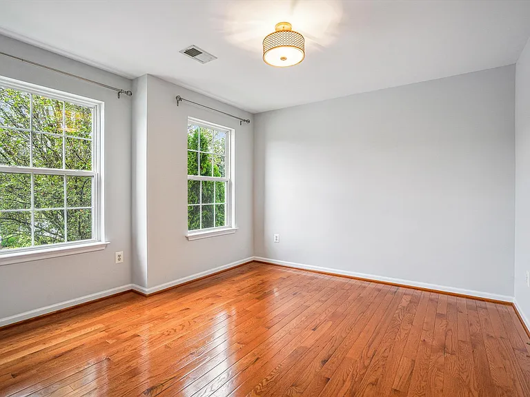 9305 Sumner Lake Blvd — Photo 26