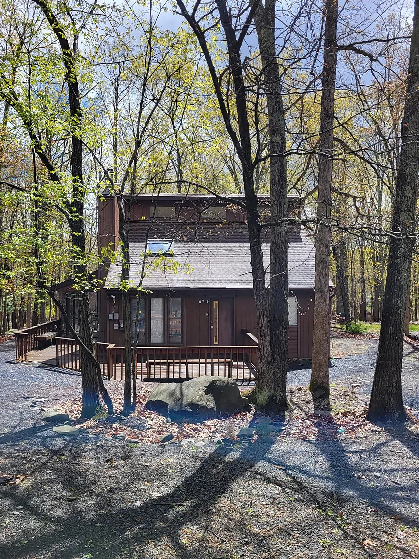 152 Rim Rd photo 1