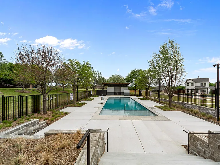 800 Emerling Dr — Photo 29