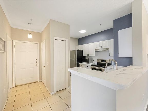 4th image of 18001 RICHMOND PLACE DRIVE #1010