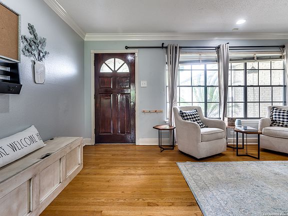 4th image of 4703 CAMBRAY DR