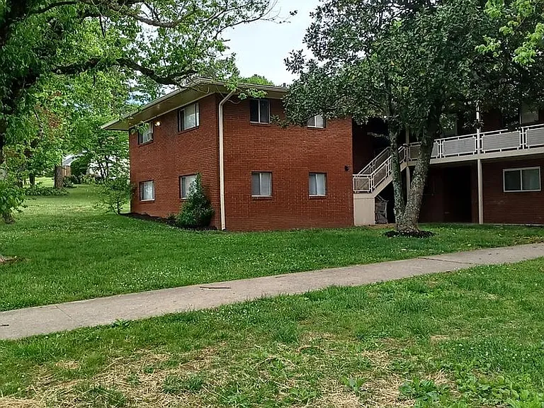 Holston Apartments — Photo 24