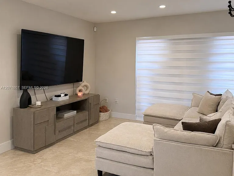 7483 SW 109th Ave — Photo 5