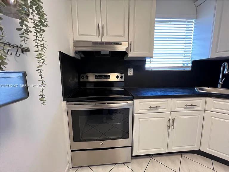 821 Euclid Ave #304 — Photo 14