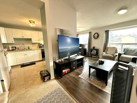 4th image of 15 E Dakota Rd W