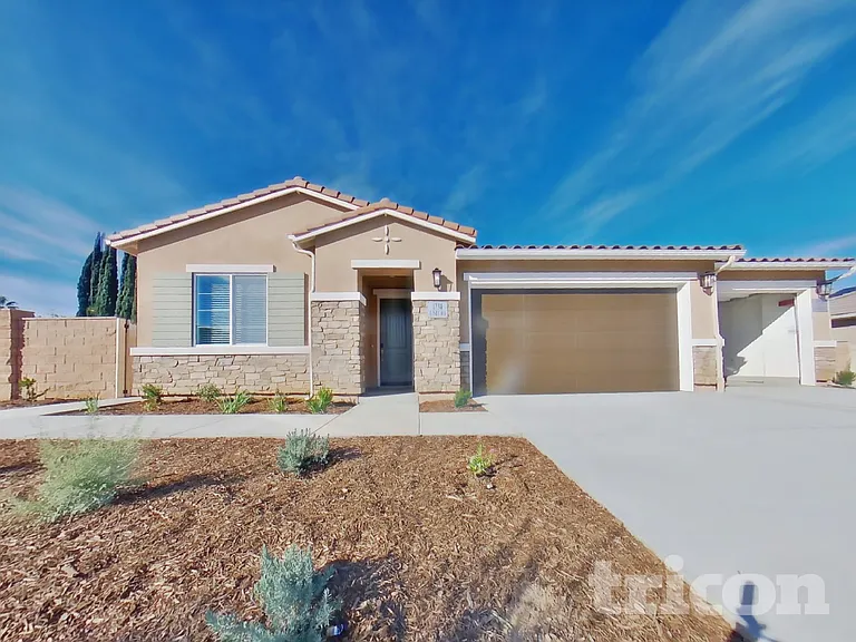 1734 Lorraine Ave — Photo 4