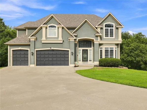 5822 NE Timber Hills Dr, Lees Summit, MO 64064