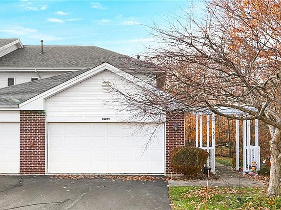 3rd image of 6708 Rosewood Ct