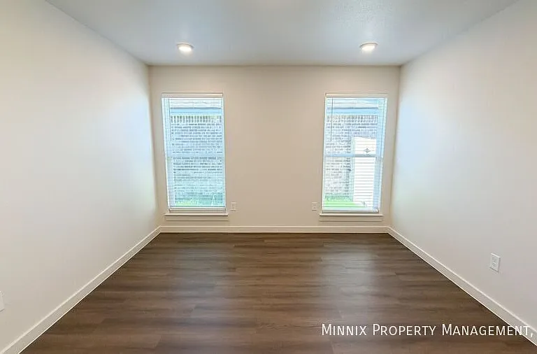 2304 Corpus Ave — Photo 10
