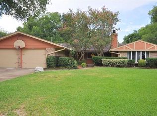 1402 Wavecrest Ln, Houston, TX 77062