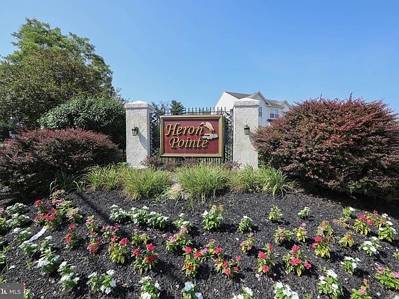 4th image of 33 Heron Pointe Ct