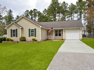 102 Orchard Dr, Richlands, NC 28574